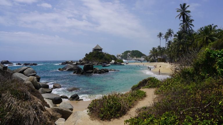 Convocan mesa interinstitucional para articular acciones frente a la situación en el Parque Nacional Tayrona