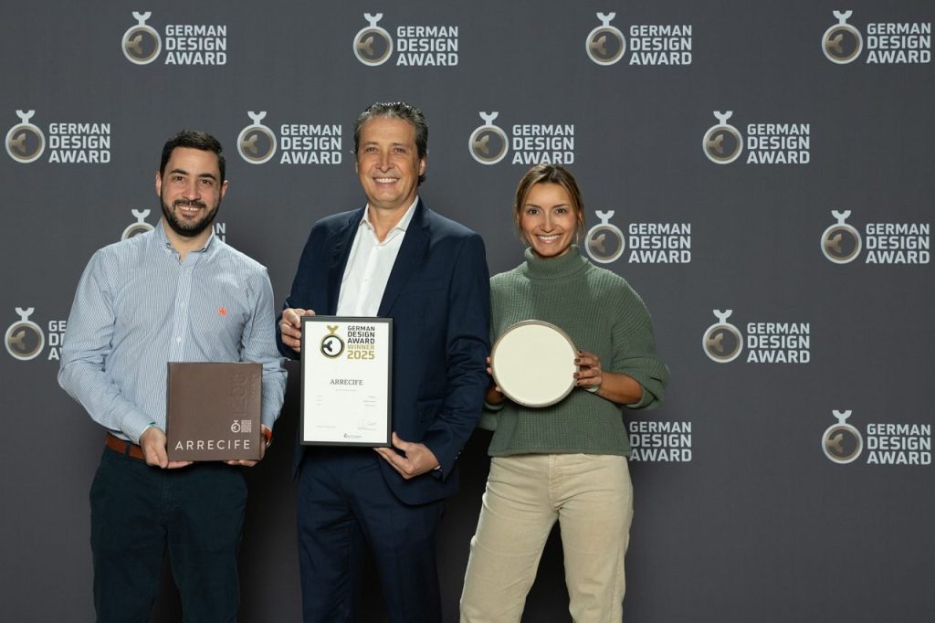 Corona gana premio internacional por sus diseños en vajillas