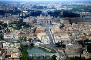 Crece participación de latinos en reservas de tours en Roma y Ciudad del Vaticano