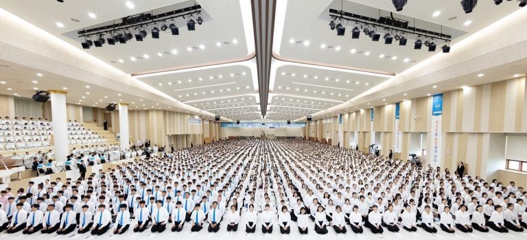 Cuál es la única iglesia del mundo en la que todos dominan el Apocalipsis