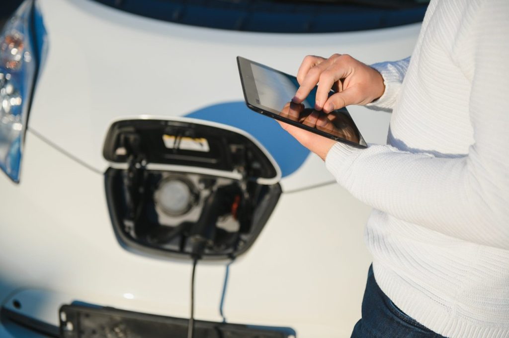 ¿Cuáles son las señales que un dueño de carro eléctrico no debería ignorar?