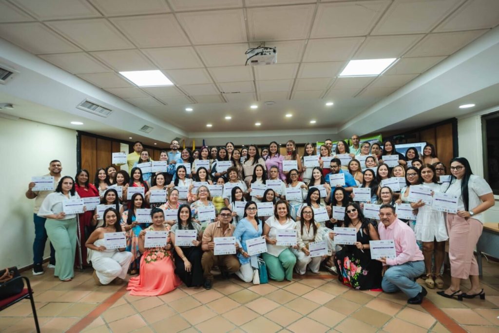 Docentes de Santa Marta son certificados en innovación