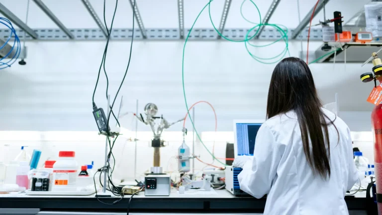 Dos colombianos entre los beneficiarios del Programa de Becas de Doctorado de Google 2025
