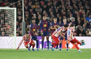 El Atlético de Madrid sorprende en la Champions a un Barcelona que jugó con diez