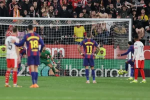 El Barcelona se desmorona en Girona, Real Madrid nuevo líder de la Liga