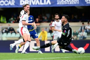 El Milan gana en Verona y prácticamente sella su billete para la Champions