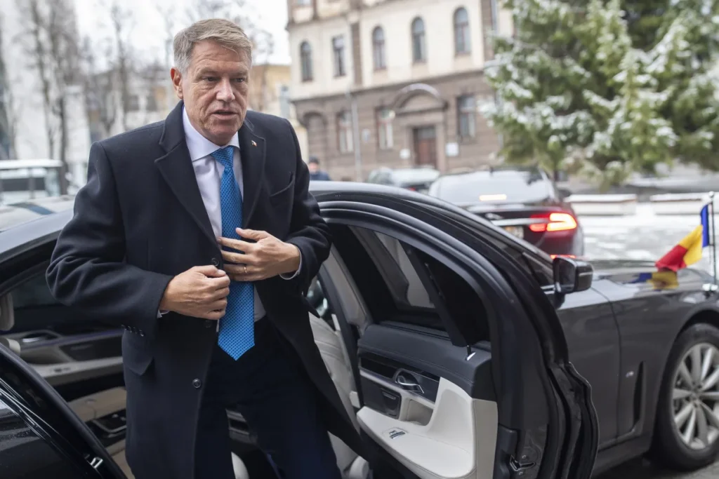 El presidente rumano renuncia tras presión populista