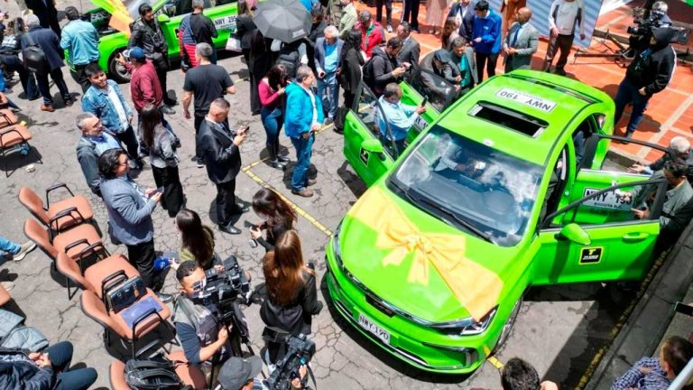 El taxi eléctrico es una realidad y empieza a rodar en Bogotá