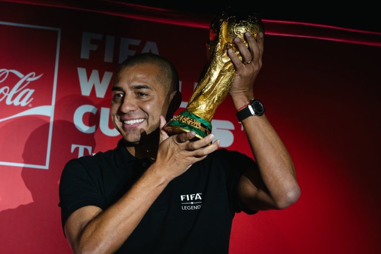 El trofeo original de la Copa Mundial de la FIFA regresó a Bogotá