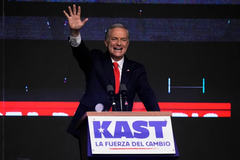 El ultraderechista José Antonio Kast parte como favorito a la presidencia en Chile