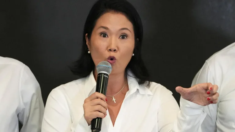 Elecciones en Perú: Fujimori encabeza resultados oficiales