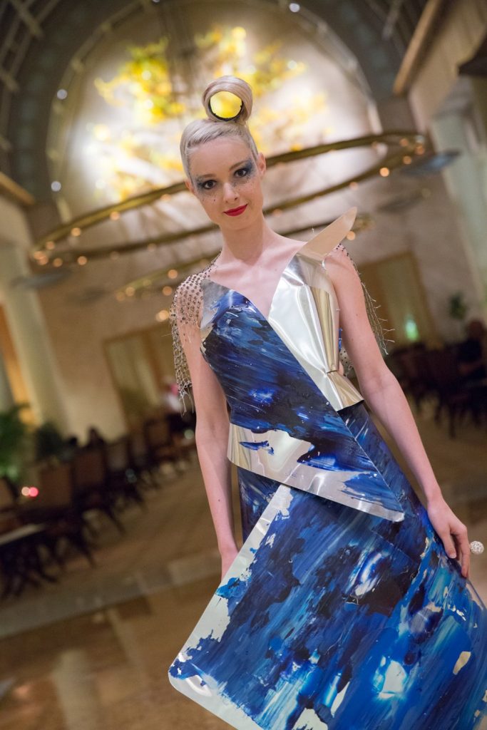 En exclusiva para Colombia la obra de Stéphane Koerwyn: cuando el arte se convierte en moda
