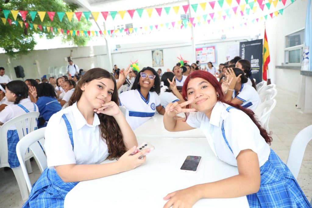 “En nuestros colegios públicos se aprende con calidad y también se come caliente y sabroso”: Char