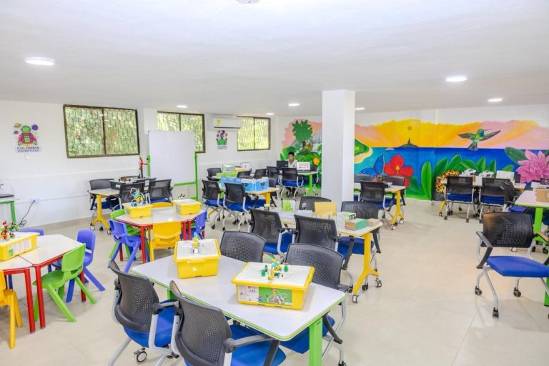 Entregan moderno laboratorio de robótica a la IED Técnica de Minca