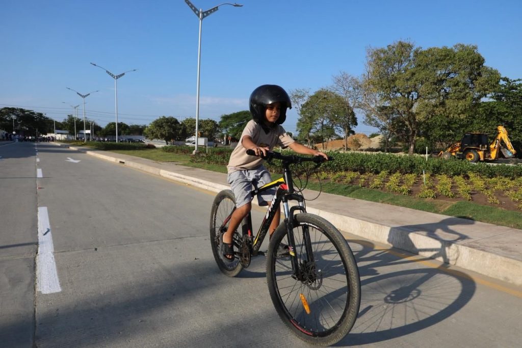 Entregan nueva vía que conecta 5 barrios con la Cordialidad en Barranquilla