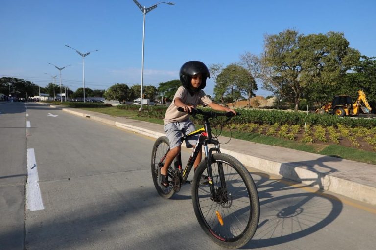 Entregan nueva vía que conecta 5 barrios con la Cordialidad en Barranquilla