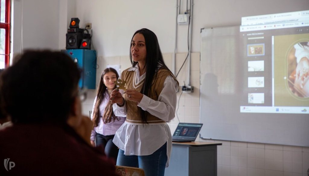 Estudio revela qué está afectando a los maestros en Colombia
