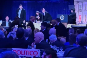 Evacuaron a Trump por una amenaza durante una cena con periodistas