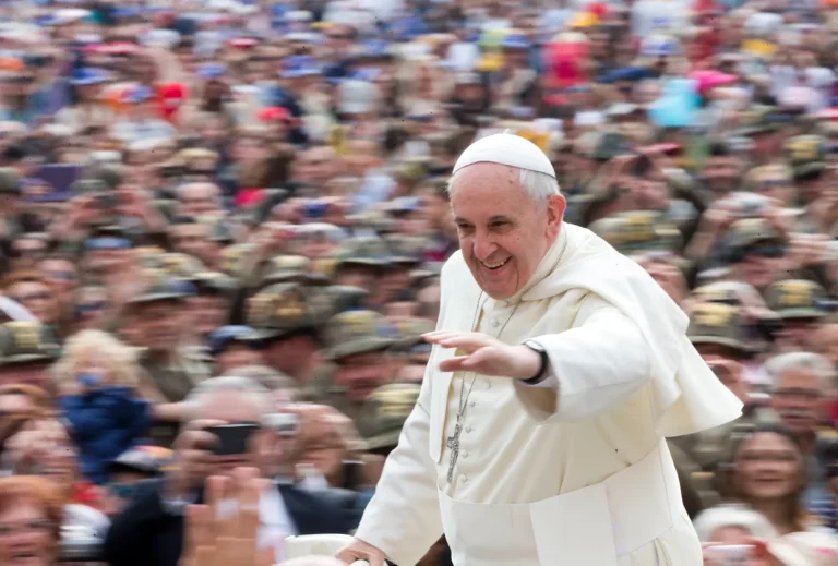Francisco, el papa argentino durante doce años, se abraza con la eternidad