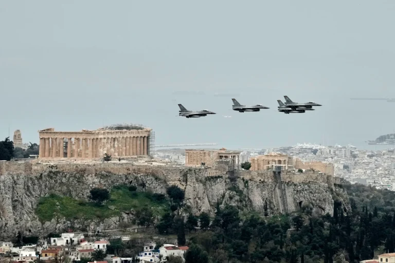 Grecia promete cuantiosa inversión para modernizar sus fuerzas armadas