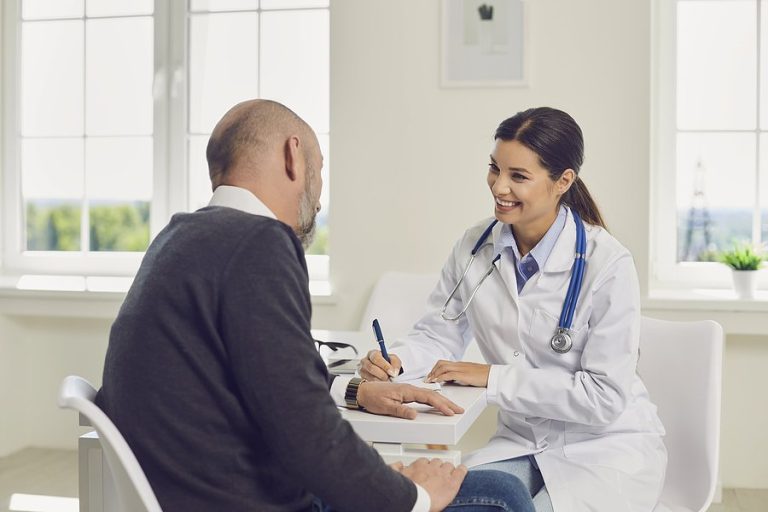 Hay que entender la nutrición más allá de la alimentación, alertan expertos en salud