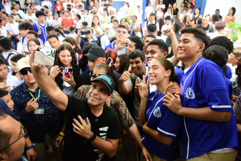 “¡Hemos tenido un año de transformación educativa para Barranquilla! : alcalde Char