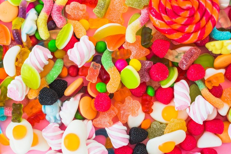Hiperactividad y alteraciones del sueño, efectos del exceso de dulces en niños durante Halloween