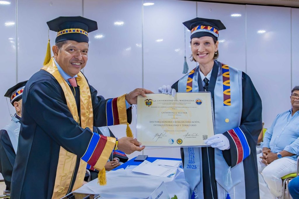 Honoris Causa de Unimagdalena a la escritora canadiense Catherine L’Ecuyer