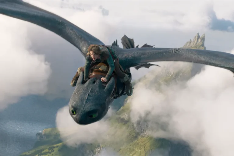 “How to Train Your Dragon” supera a “Lilo and Stitch” con $83 millones en fin de semana de estreno