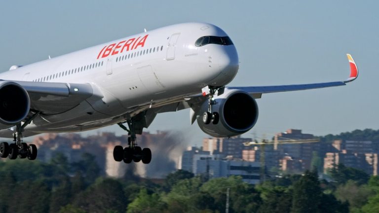 Iberia se posiciona como la segunda aerolínea más puntual del mundo