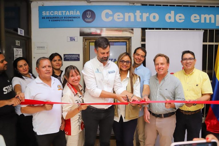 Inauguran la primera sala de tecnología en Santa Marta