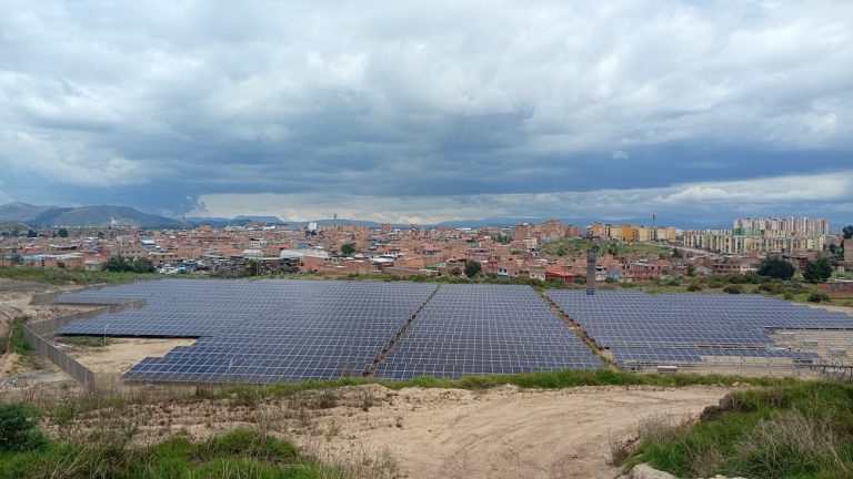 Inauguran uno de los Parques Solares de autogeneración industrial más grandes