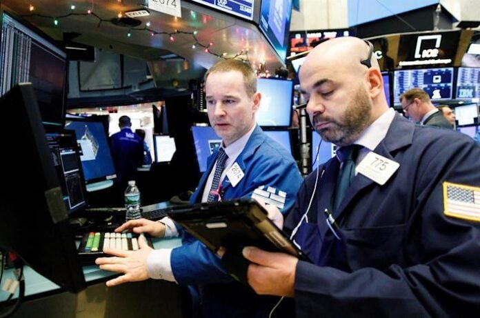 Incertidumbre en Wall Street: factores que presionan al mercado de EE.UU.