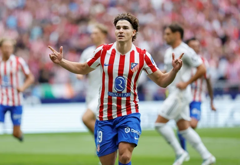 Julián Álvarez guía al Atlético en la goleada 5 – 2 al Real Madrid