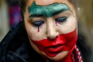 La diáspora iraní, atenta y llena de esperanza tras los bombardeos de EEUU e Israel