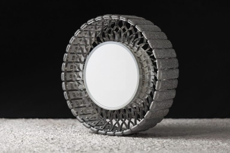 La Lunar Rover de Bridgestone recibe el premio “Concepto de Llanta del Año”