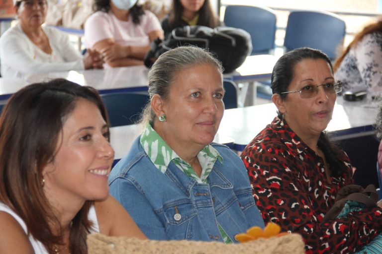 La Mujer Rural, raíz de la sanidad y el amor por el campo colombiano