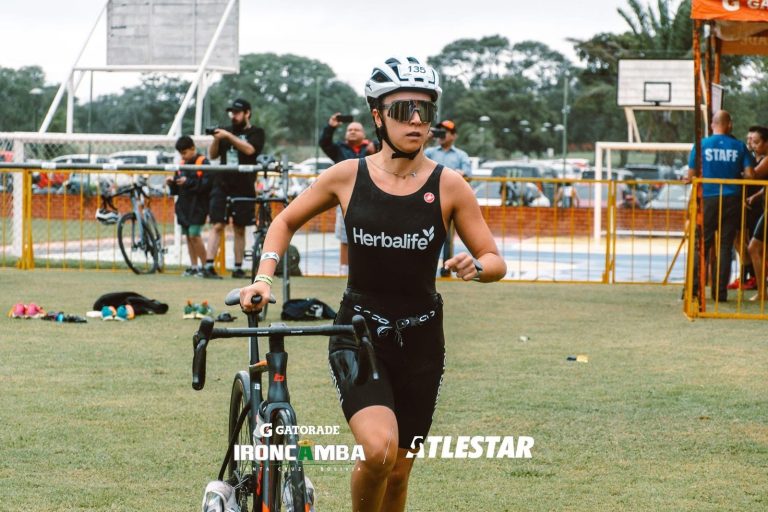 La triatleta boliviana Flavia Castro participará en el Ironman 70.3 Cartagena 2025