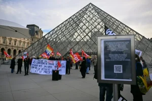 Los trabajadores del Louvre aprueban reanudar la huelga iniciada en diciembre