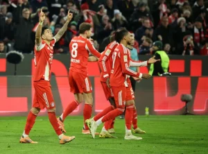 Luis Díaz salva al Bayern en el descuento y refuerza su liderato
