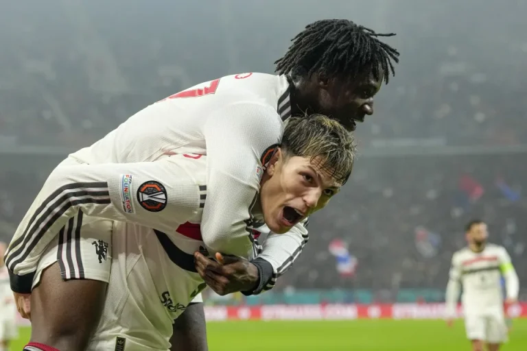 Man United y Tottenham avanzan a octavos de la Liga Europa