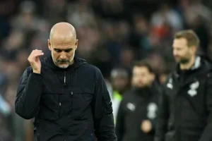 Manchester City cae por primera vez desde agosto, Arsenal es más líder