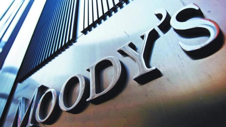 Moody’s extiende perspectiva negativa sobre sector bancario de Colombia