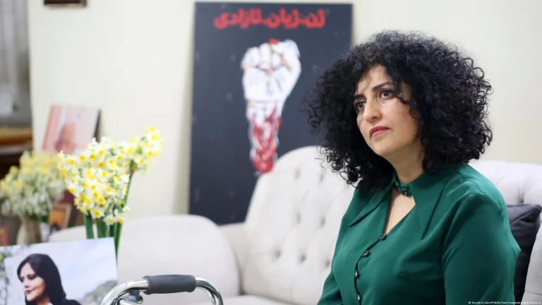 Nobel de paz Narges Mohammadi es trasladada a un hospital de Teherán para recibir tratamiento