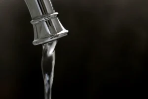 Nueva regulación busca disminuir el consumo de agua en el país