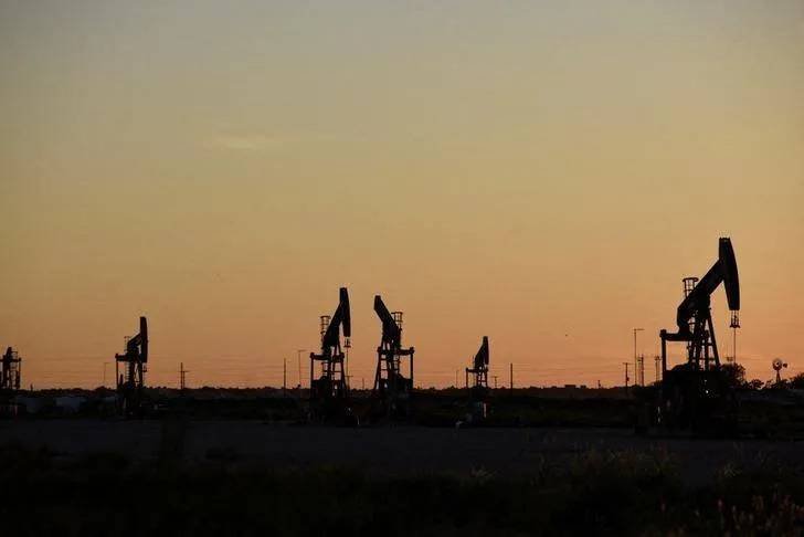 Países de la OPEP+ subirán producción de petróleo en 547.000 barriles diarios