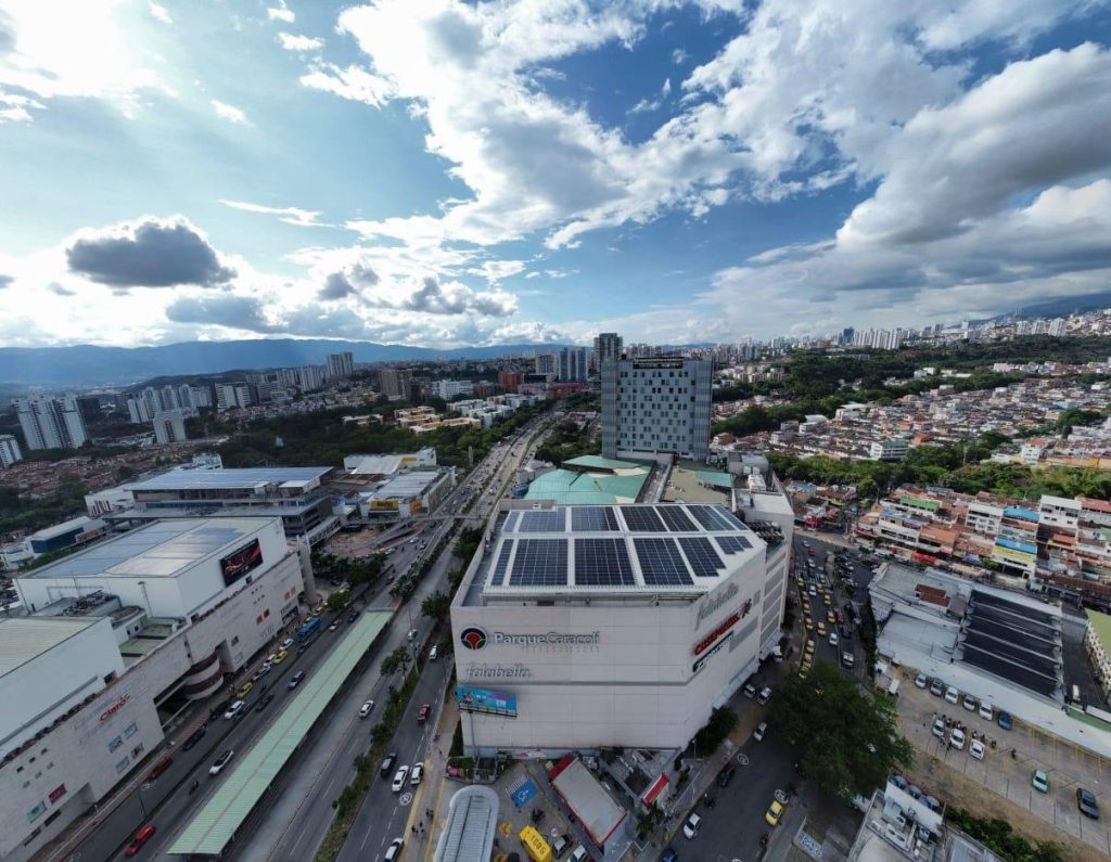 Parque Caracolí celebra un año de transición energética