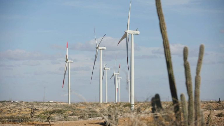 Petro insiste en acabar Ecopetrol para convertirla en Ecoenergía