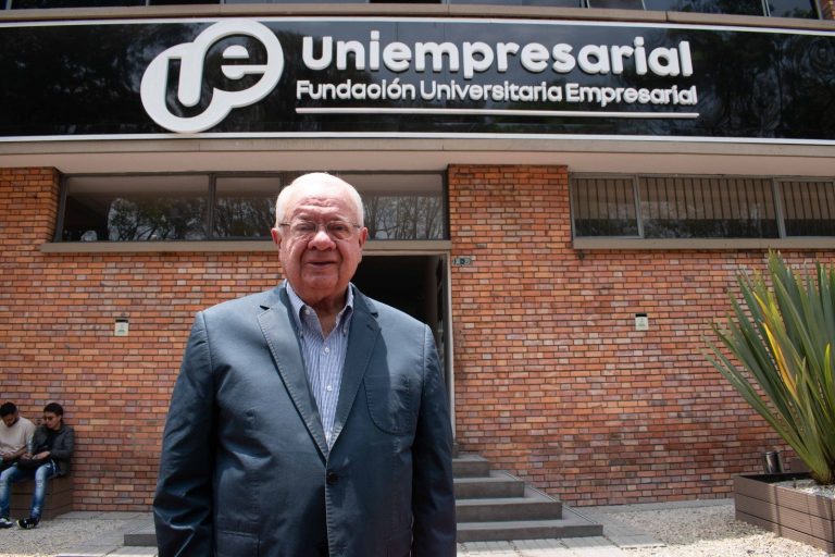 Pinto Saavedra hace 10 recomendaciones a los jóvenes contra la impostura