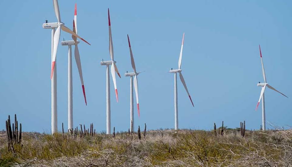 Por trabas legales, una firma extranjera desmonta proyecto de parque eólico en La Guajira y remata 90 aerogeneradores